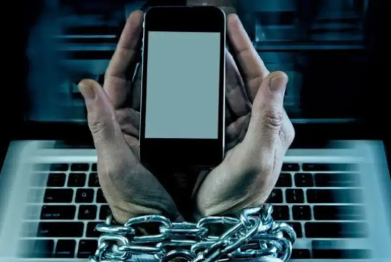 اعتیاد به همراه