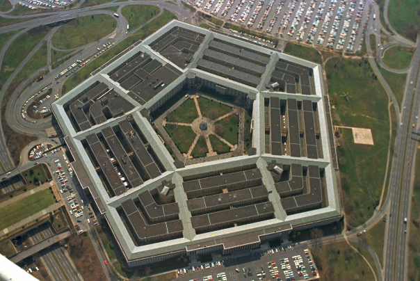 بررسی تهدیدهای منطقه ای در گفتگوی تلفنی وزرای دفاع رژیم صهیونیستی و آمریکا