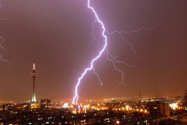 رگبار و رعدوبرق در جنوب شرق کشور