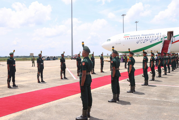 استقبال رسمی رئیس‌جمهور سریلانکا از آیت الله رئیسی