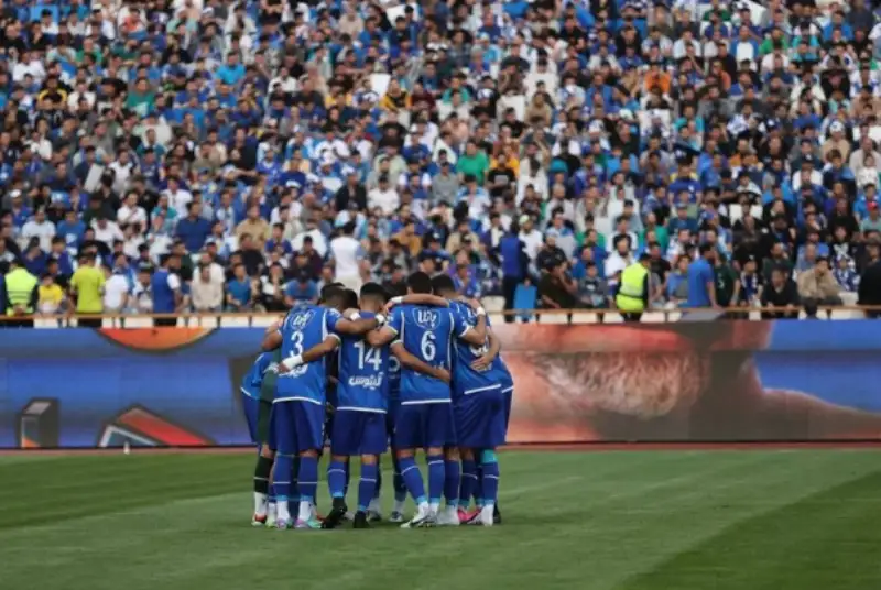 کسی می‌داند در استقلال چه خبر است؟!