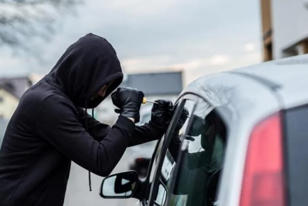 شبیخون پلیس به 67 سارق حرفه ای خودرو تهران