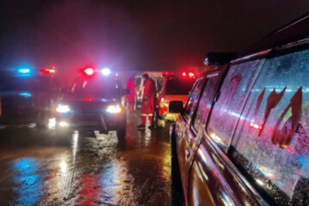 ادامه اعزام تجهیزات و تیم‌های عملیاتی به منطقه سانحه بالگرد رئیس جمهور +فیلم