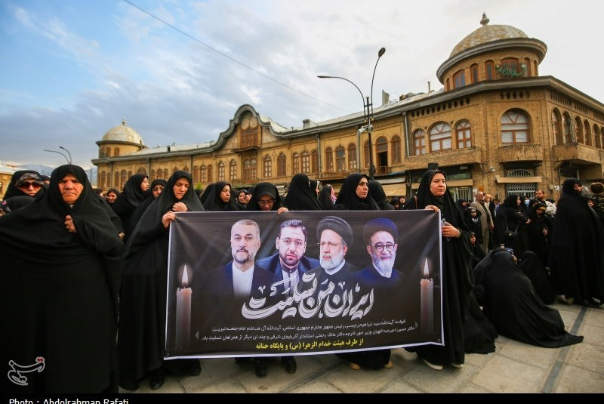 组图：伊朗总统莱希葬礼举行 全国大批民众上街悼念