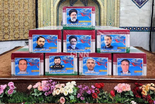 تصویری از تابوت‌های 8 شهید خدمت