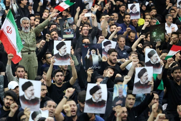 伊朗孤立神话随着民族团结而破灭