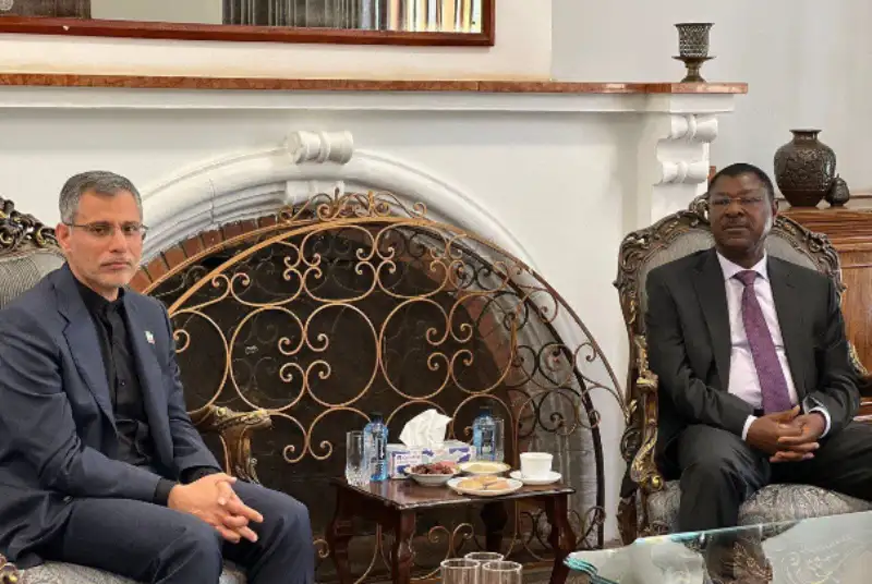 حضور  رئیس مجلس کنیا در سفارت ایران برای ادای احترام