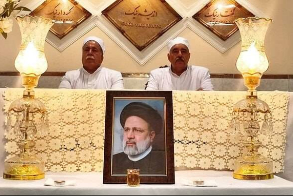 Зороастрийский   ритуал Perse Йезда в память о покойном президенте