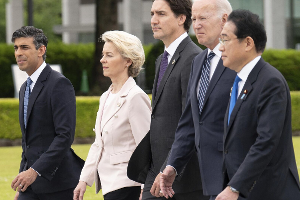 Если Иран не прекратит свою ядерную деятельность, мы введем новые санкции.