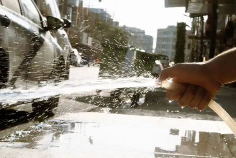 تهران بی‌گدار به «آب» می‌زند