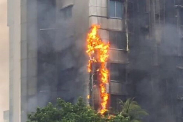 24 کشته براثر آتش‌سوزی یک هتل در بنگلادش +فیلم