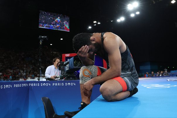 گزارش تصویری| کسب مدال نقره المپیک توسط علیرضا مهمدی در کشتی فرنگی