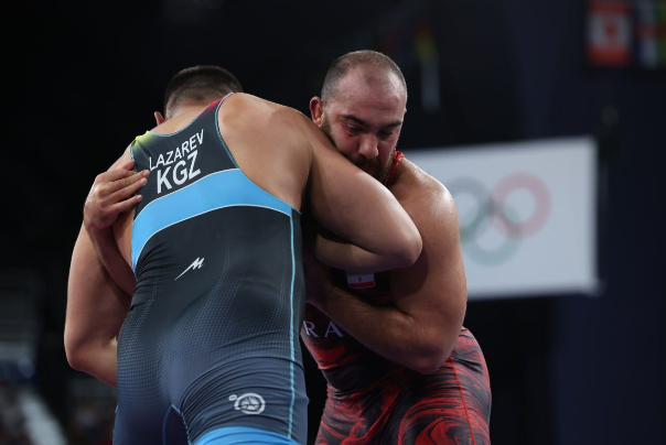 کشتی المپیک؛ زارع مقتدرانه به نیمه‌نهایی رفت