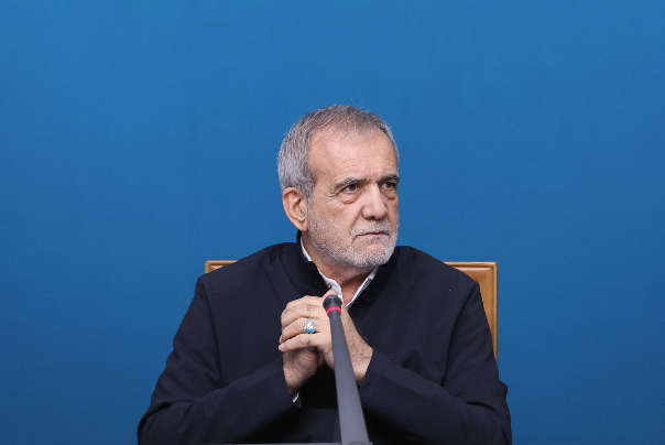 پزشکیان: صبر کنید کابینه کار کند و  عملکردش را نقد کنید