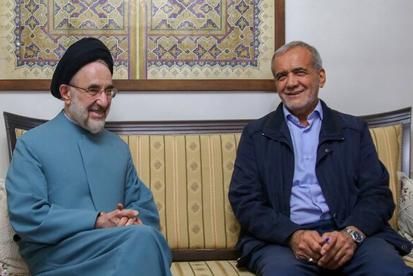 سیدمحمد خاتمی: همه کمک کنیم که رئیس‌جمهور موفق به برآوردن خواست ملت شود