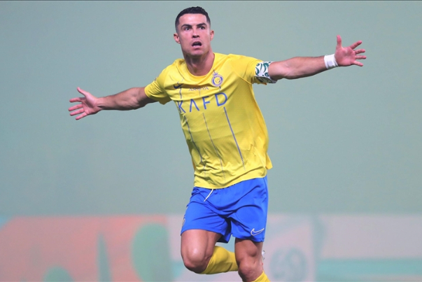 برگزاری احتمالی دیدار استقلال - النصر در خراسان رضوی/ رونالدو به مشهد می‌آید؟