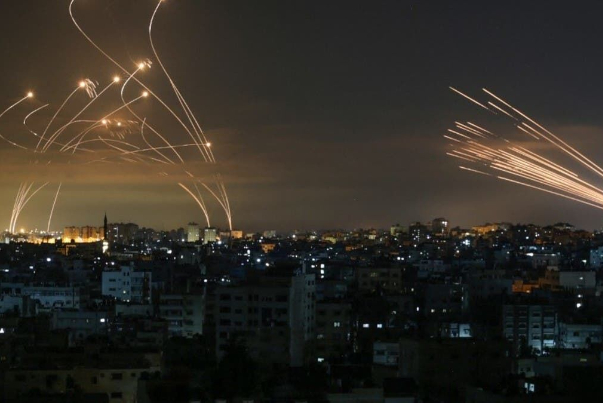 حمله موشکی گردان‌های قسام به تل‌آویو+ فیلم