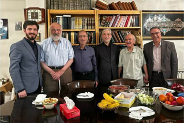 وزیر علوم به دیدار استاد شفیعی‌کدکنی رفت