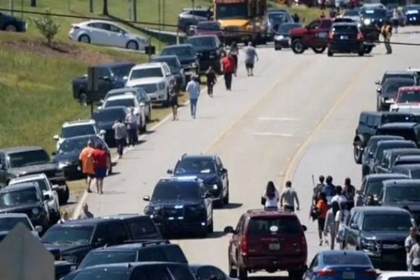 تیراندازی به دبیرستانی در آمریکا؛ 4 نفر کشته شدند 9 نفر زخمی