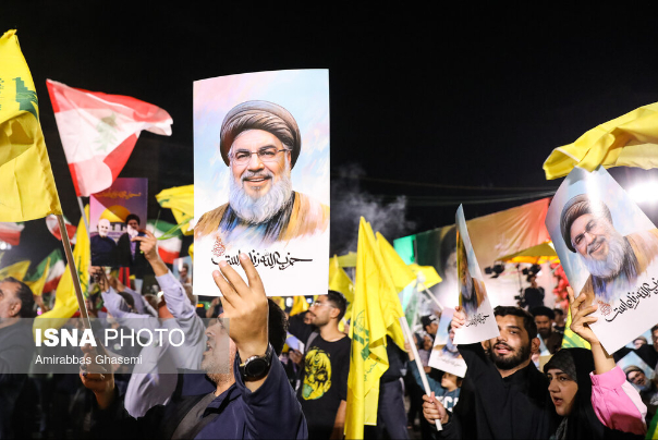 گزارش تصویری | شادی مردم تهران از حمله موشکی ایران به رژیم صهیونیستی