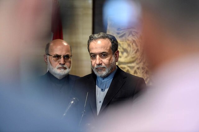 伊朗外长：寻和平、不怕战