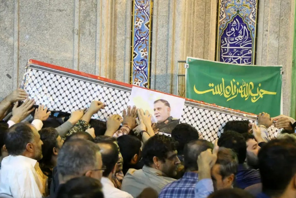 مراسم تشییع پیکر سردار شهید نیلفروشان در مشهد برگزار شد