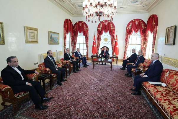 Арагчи встретился с Эрдоганом