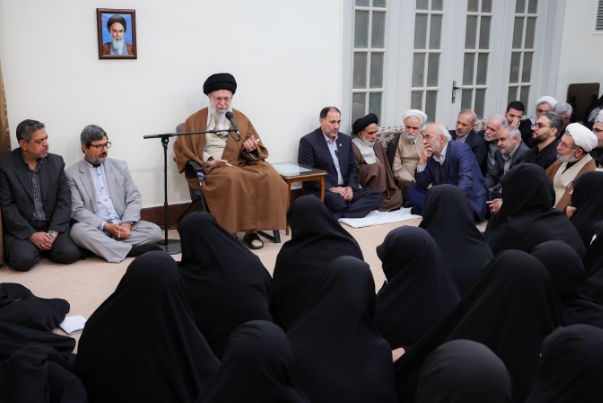 Имам Хаменеи назвал расширение подлинных религиозных знаний необходимым для движения к исламской цивилизации