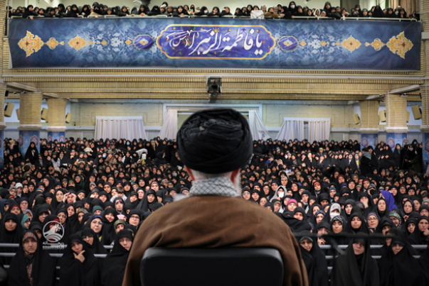 Лидер выступит с речью по случаю годовщины рождения дочери Пророка во вторник.