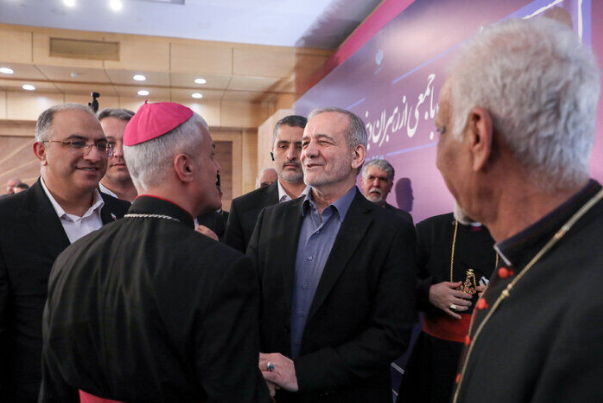 伊朗总统向基督徒致贺词