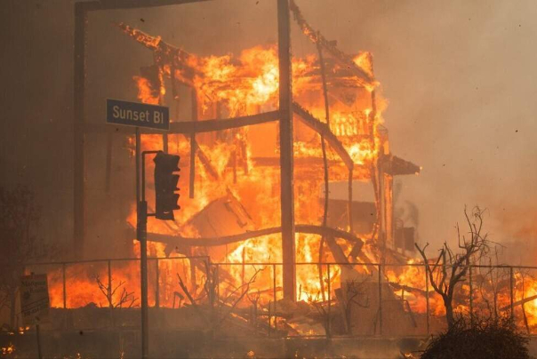 洛杉矶火灾损失超过2500亿美元