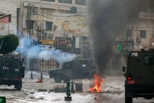 הגדה המערבית.. ההתנגדות אורבת לכיבוש במספר מקומות במחנה טול כרם וגורמת לפציעות