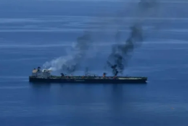 ספינות ארה"ב ובריטניה חוזרות לים האדום לאחר הפסקת האש