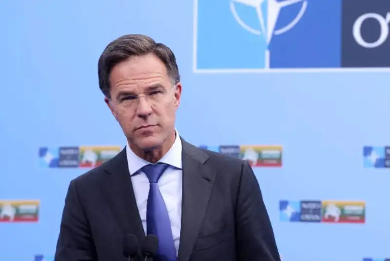 رایزنی دبیرکل ناتو وزیر دفاع آمریکا