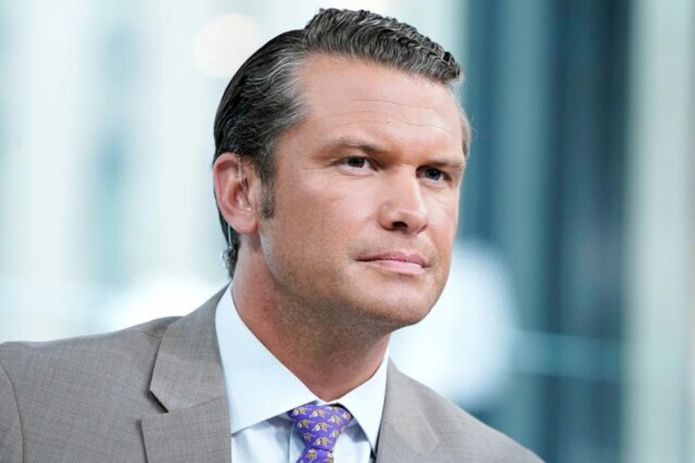 美国国防部长顾问因不检点行为被解雇