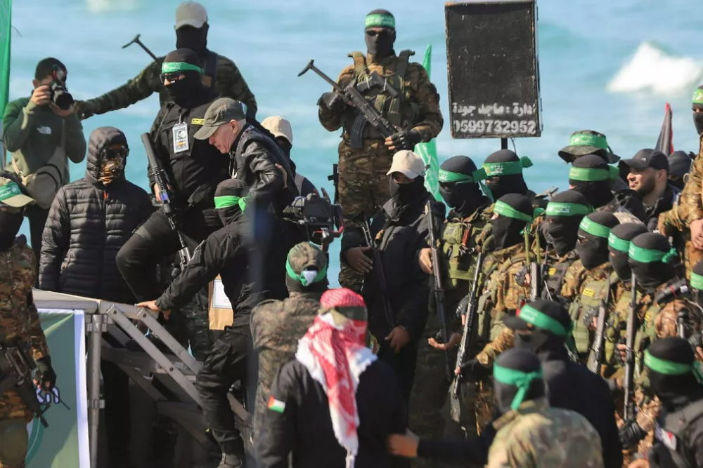 آتلانتیک: حماس همچنان تا 20 هزار مبارز در اختیار دارد