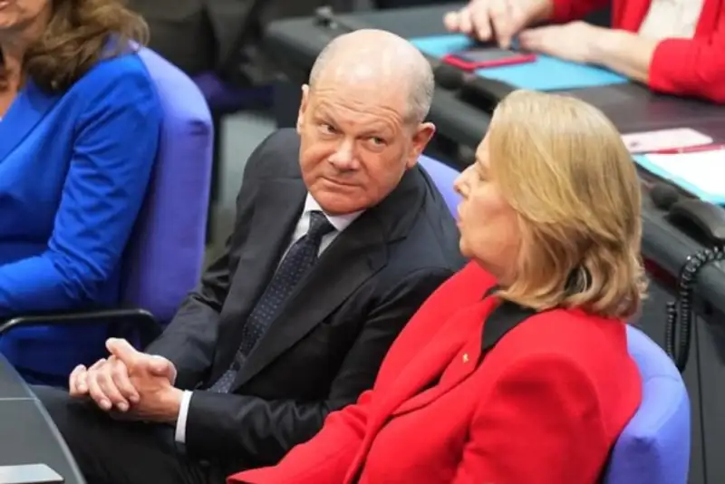 صدراعظم آلمان برکنار شد