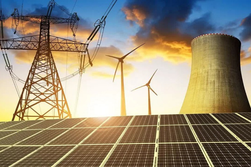 加强伊中能源项目合作