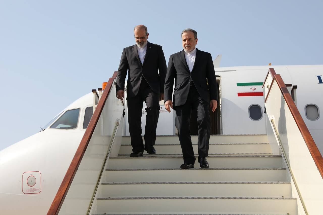Foreign Minister arrives in Muscat for third round of indirect talks with U.S.