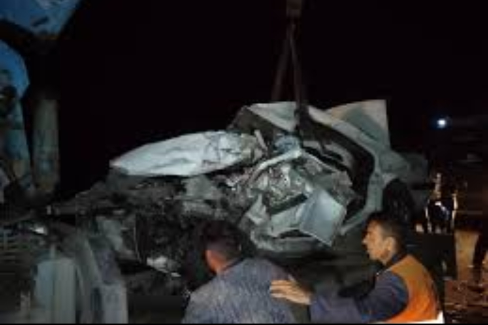 تصادف زنجیره‌ای در محور یاسوج- اصفهان با 13 کشته و مجروح