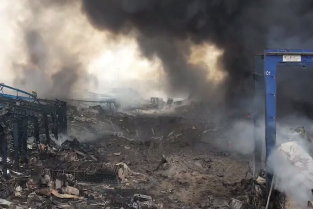 تسریع و تداوم عملیات سردسازی کانتینر بندر شهید رجایی+ فیلم