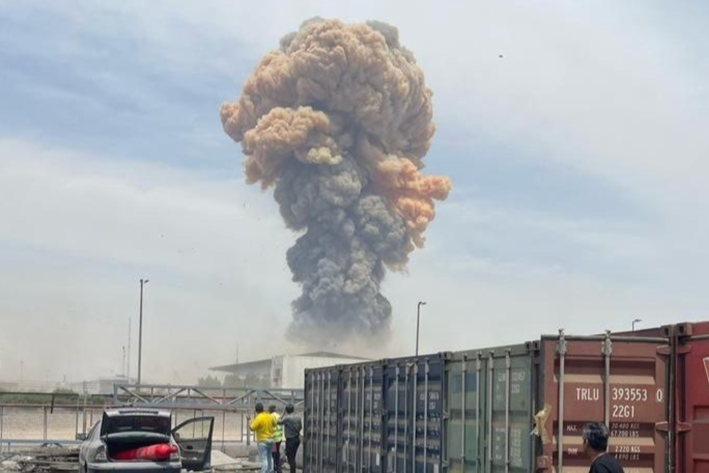 فیلم دیده نشده از لحظه موج انفجار بندر شهید رجایی+ فیلم