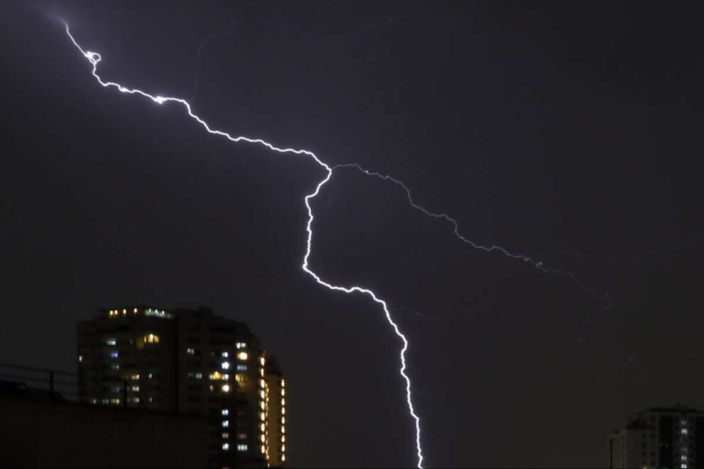 توده های تندری امشب هم مزاحم تهرانی ها هستند