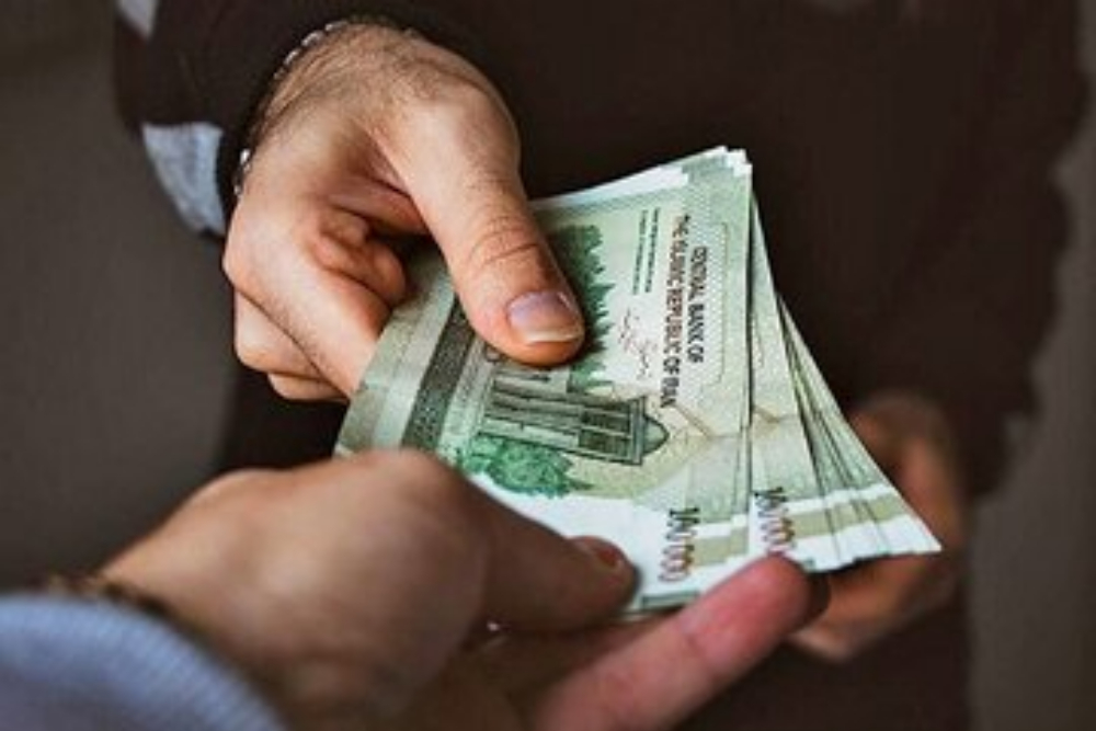 افزایش حقوق کارمندان و کارگران در راه است!