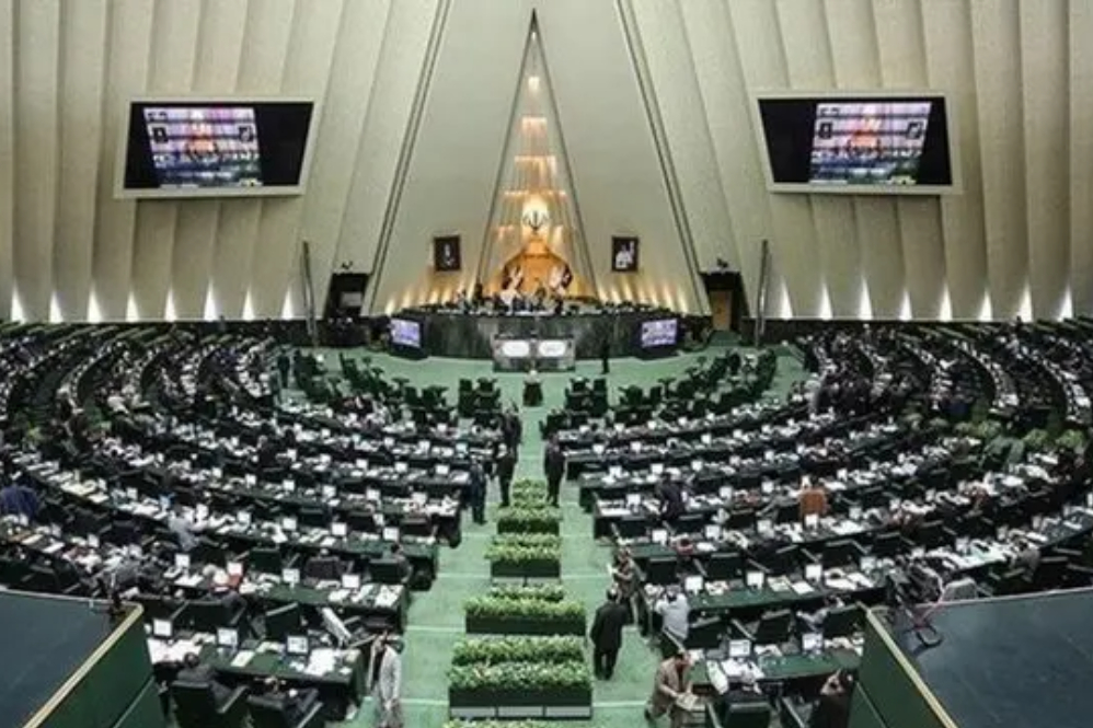 مجلس جلوی گرانی اینترنت ایستاد