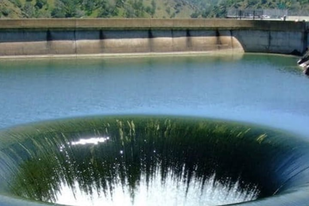 نورنما | شاهکار دریاچه بریئسا کالیفرنیا