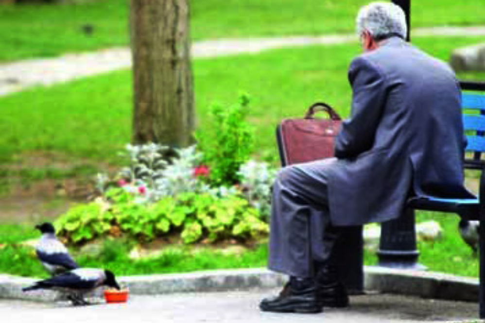 بازنشستگان با مراجعه به سایت تامین اجتماعی احکام خود را ببینند