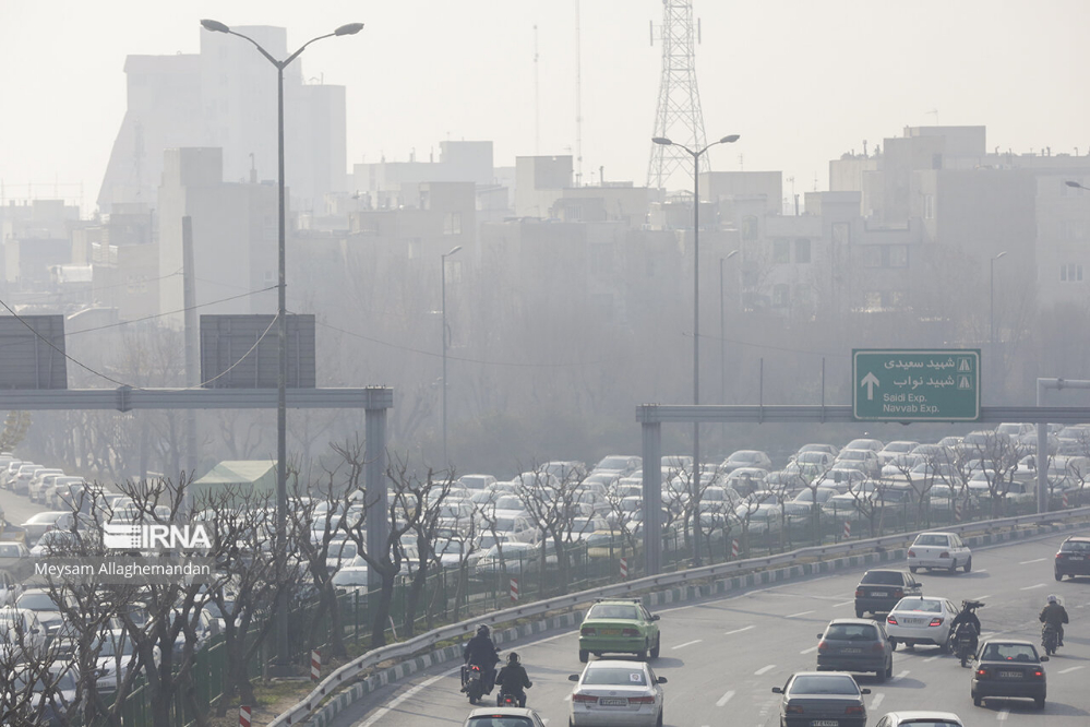 تداوم آلودگی هوای تهران؛ بیماران تنفسی و قلبی در خانه بمانند