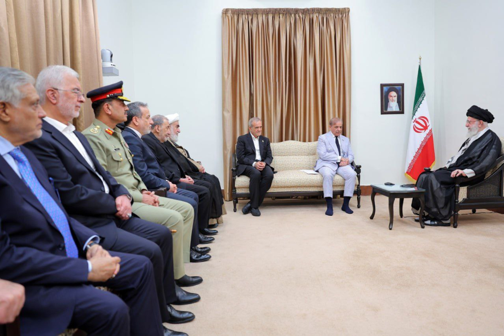 سخنان رهبر انقلاب اسلامی در دیدار با نخست وزیر پاکستان