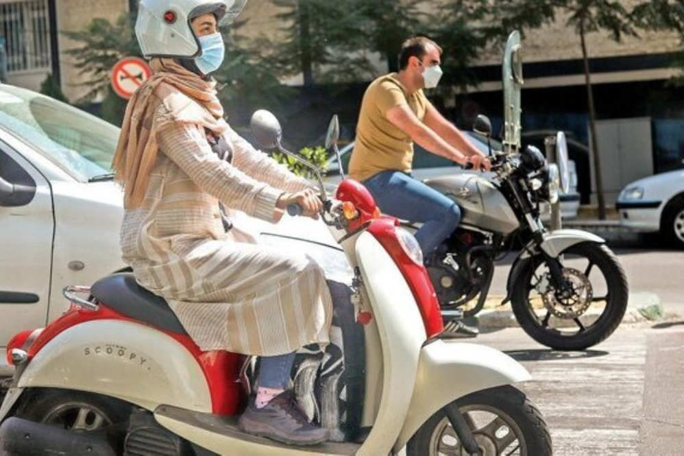 صدور گواهینامه موتورسیکلت برای بانوان در انتظار چراغ سبز مجلس